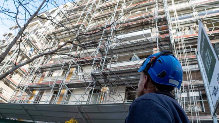 Inspection de chantier avec échafaudage, Île-de-France 
